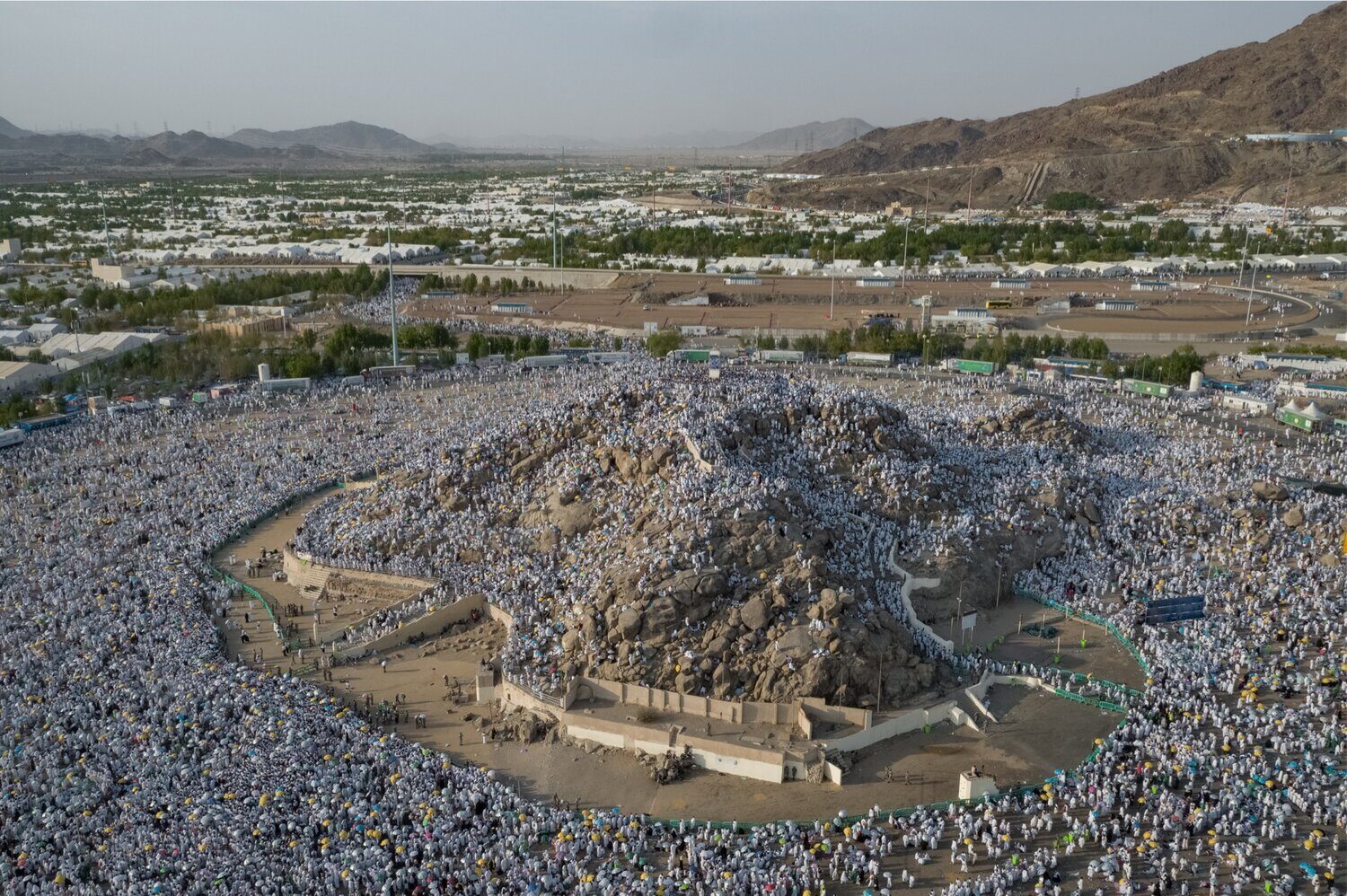 https://meccachat.com/wp-content/uploads/2024/10/Pilgrims5-e1746908113542.jpeg